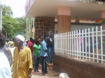 Entrada da sede do PAIGC em Bissau (Liliana Henriques / RFI)