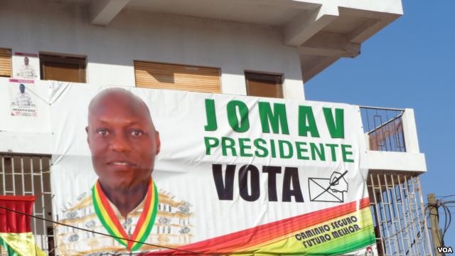 Eleições Guiné Bissau 2014 - cartaz JOMAV (VOA)