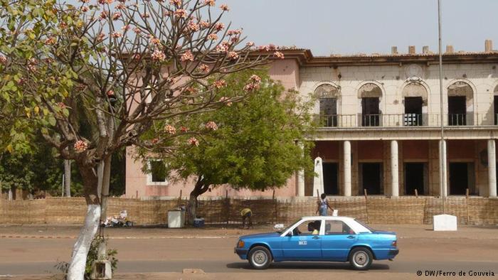 As ruínas do antigo Palácio Presidencial, em Bissau (dw.de)