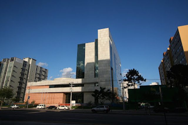 Edifício Banco Central do Brasil em Curitiba (Foto: D.R.)