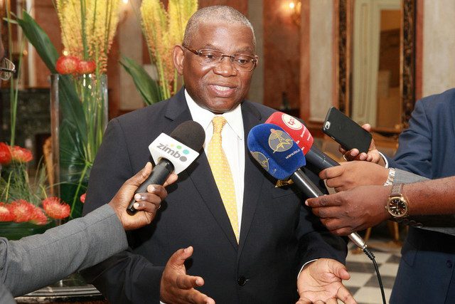 O ministro das Relações Exteriores de Angola, em Roma. (Foto: Francisco Miúdo)