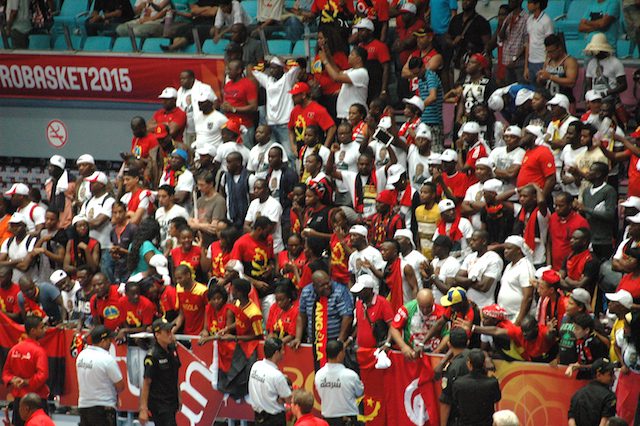 A claque angolana foi traída pela expectativa. (Foto: Portal de Angola)