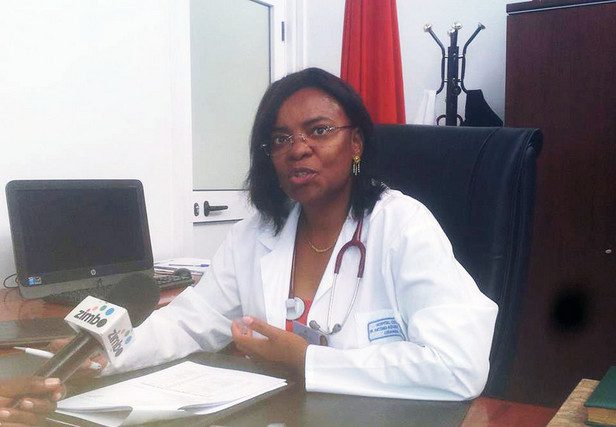 ANTÓNIA CONSTANTINO - DIRECTORA-GERAL DO HOSPITAL AGOSTINHO NETO (Foto: José Filipe)