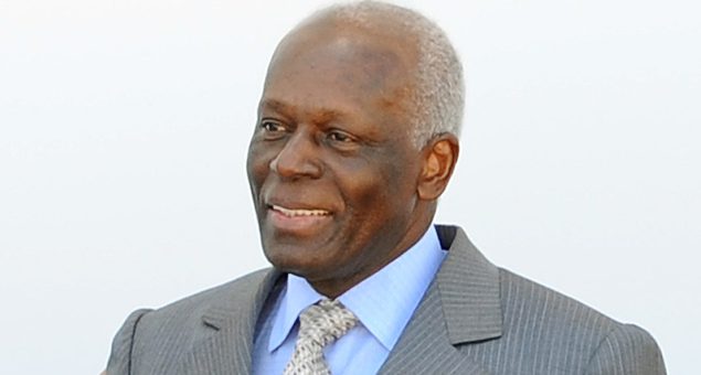 Presidente da República, José Eduardo dos Santos (DR)