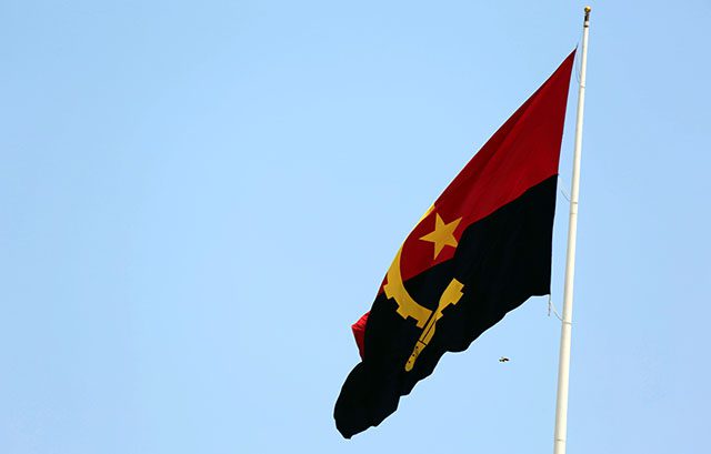 Bandeira-monumento no Museu Nacional de História Militar (Foto: Portal de Angola/Jorge Monteiro)