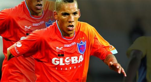 Campeão alarga passada na tabela (Foto: Jornal dos Desportos)