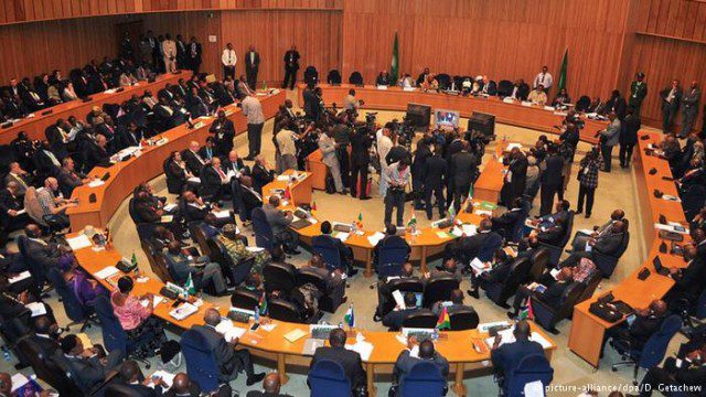 Conselho de Paz e Segurança da União Africana reunido em Addis Abeba (DW)