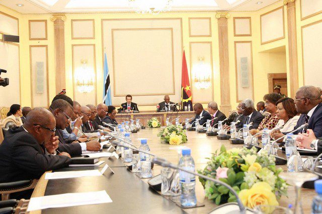 PR José Eduardo dos Santos nas conversações Angola Botswana (Foto: Francisco Miúdo)