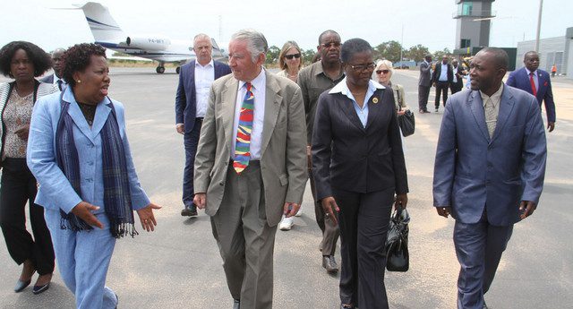 CHEGADA DO GRUPO PARLAMENTAR BRITÂNICO À CIDADE DE SAURIMO (Foto: Quintas Benjamim)