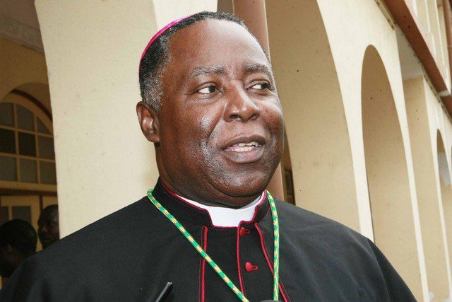 Dom Filomeno Vieira Dias - Arcebispo de Luanda (Foto: Lucas Neto)