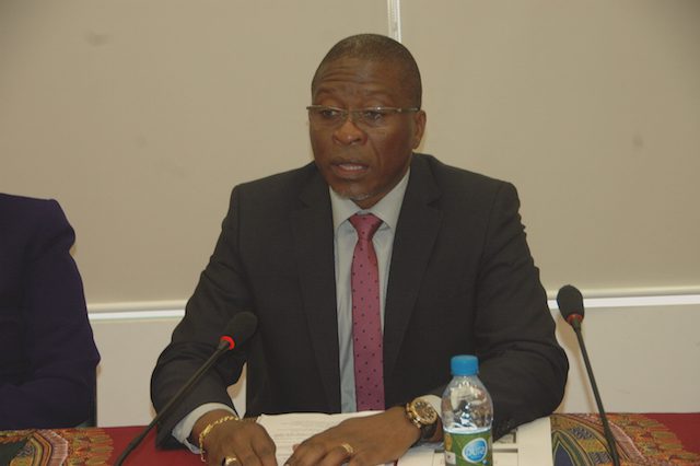 Domingos Torres, especialista em Desporto Escolar do Ministério da Educação dissertando. (Foto: Portal de Angola)