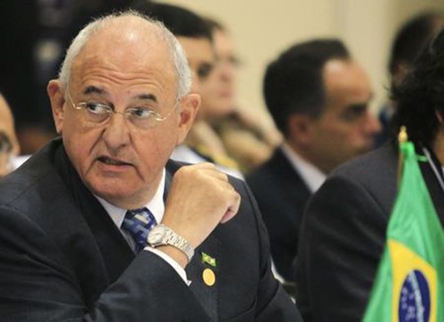 Nelson Jobim participa de reunião da Unasul em Lima. 12/5/2011. (REUTERS/Pilar Olivares)