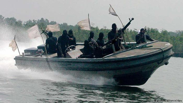 Piratas nigerianos no Delta do Níger (dw.de)