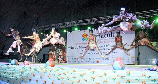 HUAMBO: FESTIVAL DE DANÇA TRADICIONAL (Foto: VALENTINO YEQUENHA)