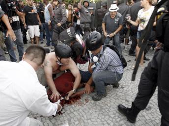 O jornalista cinegrafista da TV Bandeirantes Santiago Ilídio Andrade foi morto durante as manifestações populares de 2013 no Rio de Janeiro.. (REUTERS/Andre Mourao/Agencia O Dia)