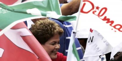 A candidata-presidente Dilma Rousseff em campanha em São Paulo no último sábado (20). (REUTERS/Nacho Doce)