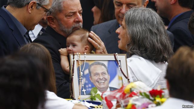 A morte do candidato Eduardo Campos relançou os dados na corrida eleitoral brasileira  (REUTERS)