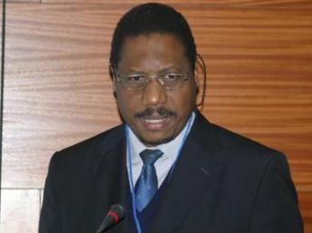 O Ministro Moçambicano da Saúde, Alexandre Manguele (DR)