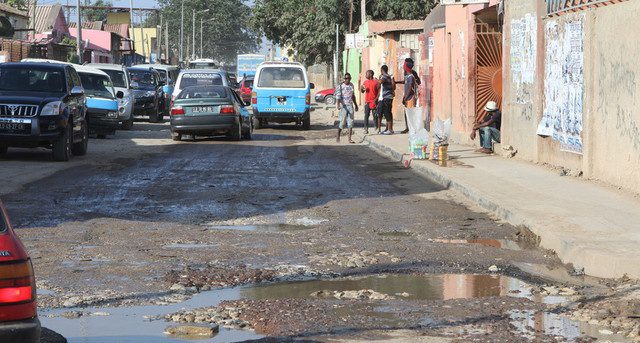 Rua Machado Saldanha no bairro Popular (Foto: António Escrivão)