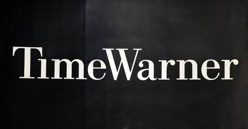 Logo da Time Warner, em frente à sede da empresa, em 24 de novembro de 2003 (Foto de STAN HONDA/AFP/Arquivos)