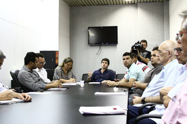 Reunião da CEV foi realizada nesta quarta-feira (Foto: Luiz Torres/DL) 