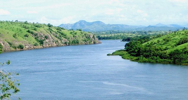 O majestoso rio Kuanza, repleto de histórias e beleza. Nasce no Bié e desagua em Luanda, no oceano Atlântico (Foto: D.R.)