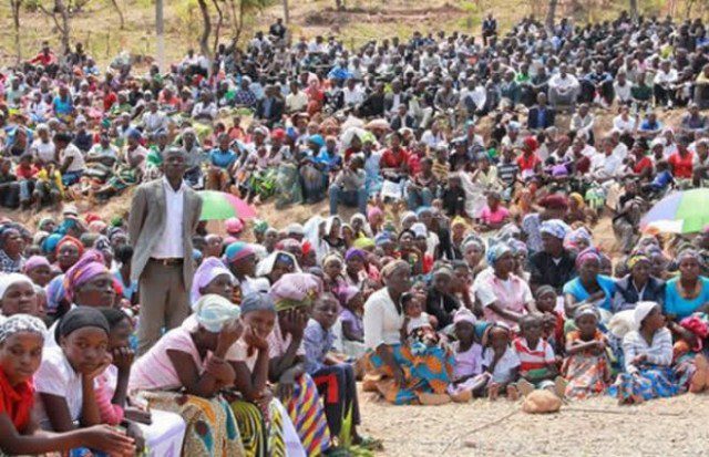 Seguidores de Kalupeteka (Foto: angola24horas.com/Arquivo)