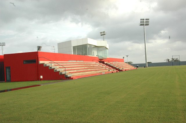 Bancada central do estádio benfiquista (Foto: Portal de Angola)