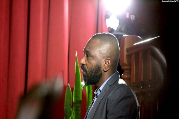 Jornal de Angola - Notícias - Presidente do 1.º de Agosto nega acusação de  desvios de verbas